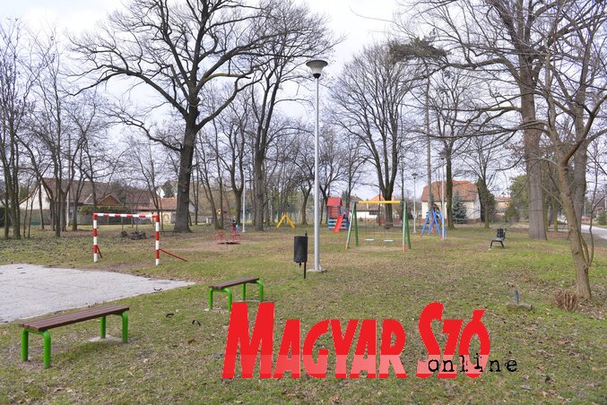 A Magyar László téren lévő játszótér is megújult (Fotó: Molnár Edvárd)