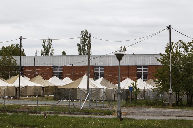 A körmendi rendészeti szakközépiskola területén felépült ideiglenes migrációs befogadóállomás (Fotó: MTI)