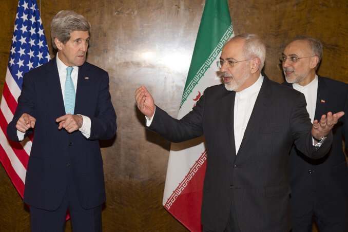 John Kerry és Mohamad Dzsavad Zarif montreux-i tárgyalásaik egyik szünetében (Fotó: Beta/AP)