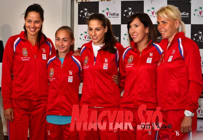A szerbiai női teniszválogatott