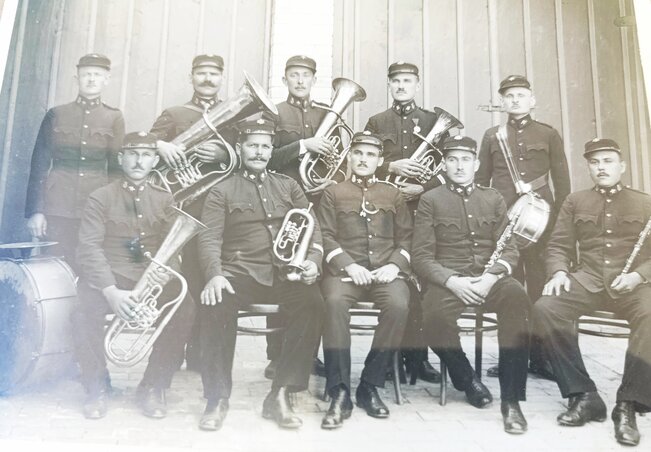 A kupuszinai Tűzoltózenekar tagjai 1924-ből (Archív fotó, Pusztai Csaba gyűjteményéből)
