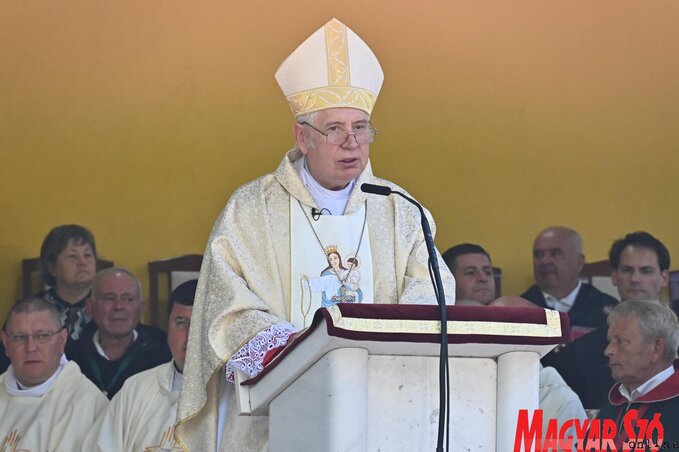 Msgr. Fazekas Ferenc megyéspüspök (Ótos András felvétele)