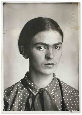 Frida 1926-ban (Fotó/Forrás: Diego Rivera & Frida Kahlo Archives / Mai Manó Ház)