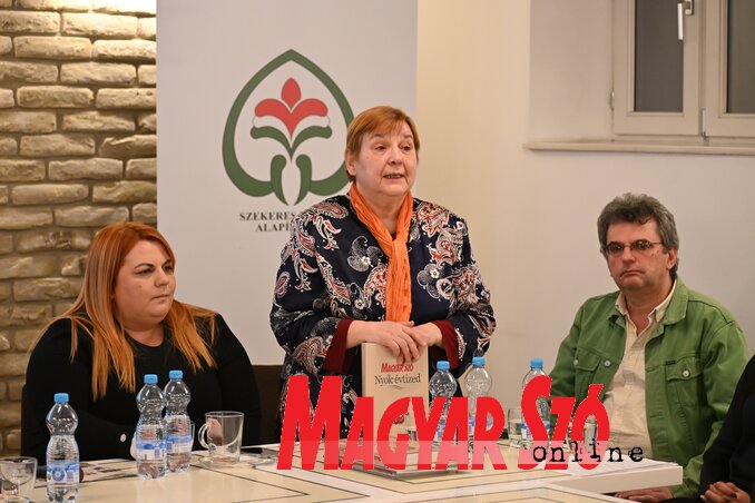 Mihályi Katalin az ünnepi kiadványokról szólt (Fotó: Molnár Edvárd felvétele)