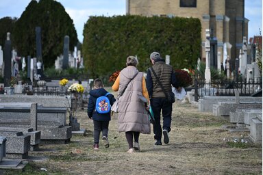 Szabadkán 6 és 21 óra között lesznek nyitva a temetők / Fotó: Molnár Edvárd Szabadkán 6 és 21 óra között lesznek nyitva a temetők / Fotó: Molnár Edvárd