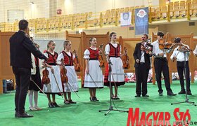 A Bodor Anikó Hagyományápoló Egyesület évzáró műsora Zentán