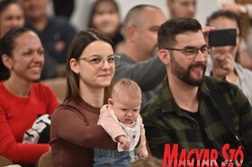 Ringató foglalkozás és babacsomagosztás az újvidéki Petőfi Sándor Magyar Művelődési Központban