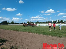 A szezont megnyitó lóverseny Zobnaticán