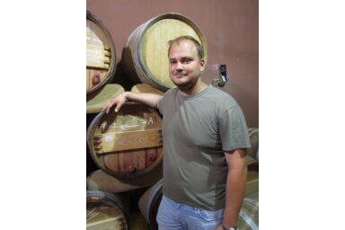 Brindza Alpár: A vörösbor egy része barrique-olt tölgyfahordókban „érik”