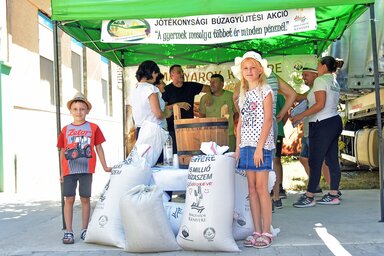 Poljoprivrednici su na ovogodišnju dobrotvornu akciju doneli 23,5 tona pšenice (fotografija Arpada Gergelja)