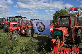 Traktoros útlezárás Szabadkánál