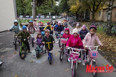 Az ovisok szerdán bicikliztek (Fotó: Vidács Hajnalka)