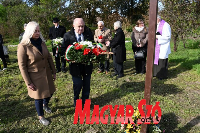 Valka Károly és Bógáncs Andrijašević Lívia a verbászi megemlékezésen (Paraczky László felvétele)