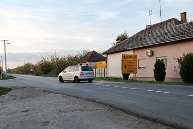 A munkálatokra figyelmeztető tábla Cserepesen (Kazinczy Paszterkó Diana felvétele)