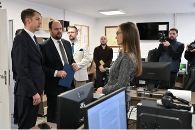 U subotičkoj redakciji „Mađar soa” (fotografija Edvarda Molnara)