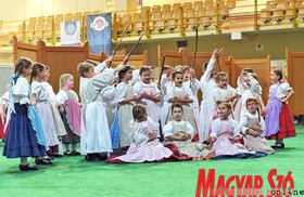 A Bodor Anikó Hagyományápoló Egyesület évzáró műsora Zentán