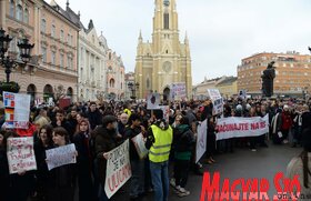 általános sztrájk tüntetés újvidék