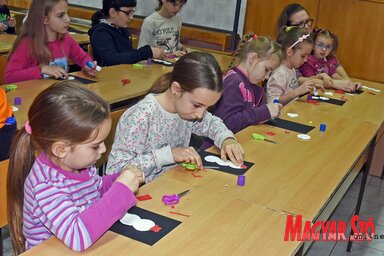 A téli szünidei foglalkozáson hóembert készítettek a gyerekek (Fotó: Gergely Árpád archív)