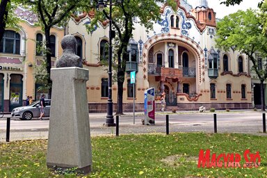 Raichle Ferenc szobra a róla elnevezett parkban