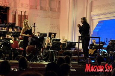 Nemcsak a közönség, hanem a zenekari művészek és Ivan Ilić karmester is elismerését fejezi ki a sikeres koncert után (Fotó: Bozsoki Valéria)