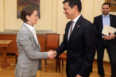 Brian Hoyt Yee Ana Brnabić kabintejében tett látogatása során (Fotó: Beta)