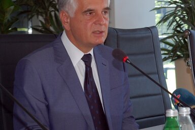 Dr. Dušan Nikolić