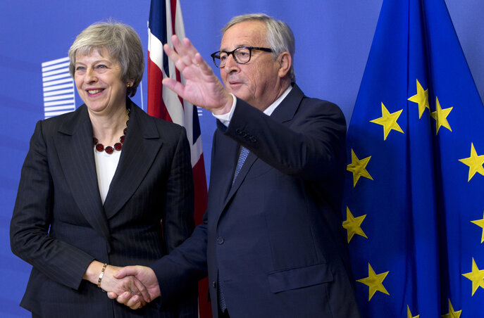 Theresa May és Jean-Claude Juncker (Fotó: Beta/AP)