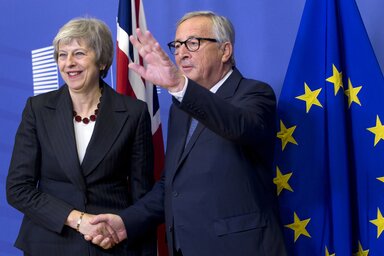 Theresa May és Jean-Claude Juncker (Fotó: Beta/AP)