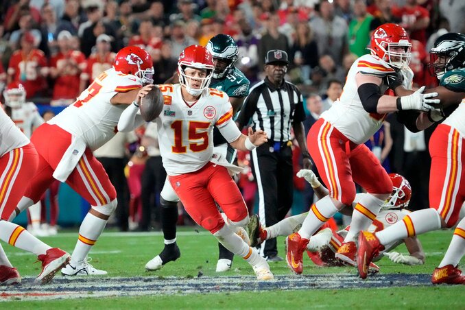 Az MVP-nek választott Patrick Mahomes (labdával) négy év alatt másodszor nyert Super Bowlt a Chiefsszel (Fotó: USA Today)