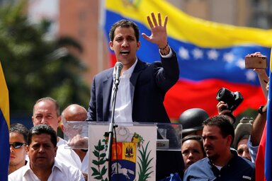 Juan Guaido államfővé nyilvánította magát az ellenzéki tüntetéseken (Fotó: AP/Beta)