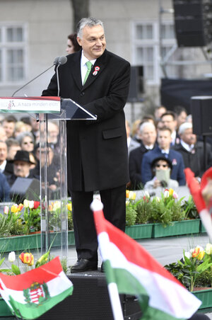 Orbán Viktor magyar miniszterelnök az 1848/49-es forradalom és szabadságharc emléknapja alkalmából tartott állami ünnepségen a Múzeumkertben (Fotó: MTI/Máthé Zoltán)