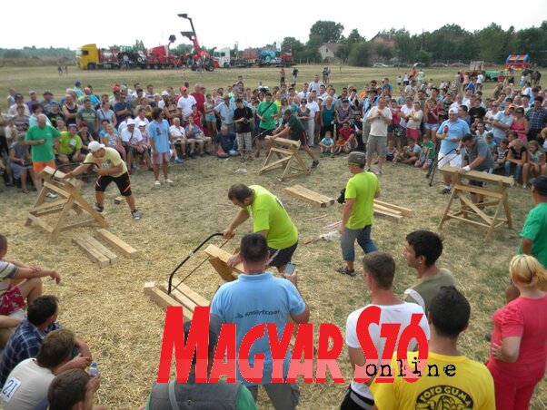 Városunk legnagyobb tömegeket megmozgató rendezvénye a Vajdasági Parasztolimpia (Benedek Miklós felvétele)