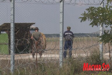 Kiválóan őrzött a magyar határ Rábénál is (Kabók Erika felvétele)