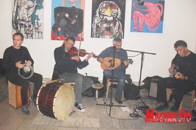 Az Ethnokor koncertje a Klein House-ban (Fotó: Lukács Melinda)