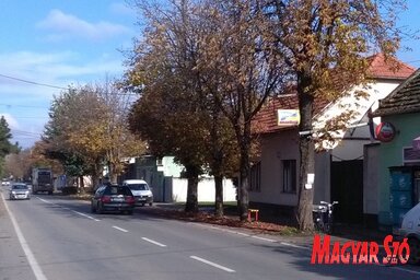 A forgalmas Moša Pijade utca (Csincsik zsolt felvétele)