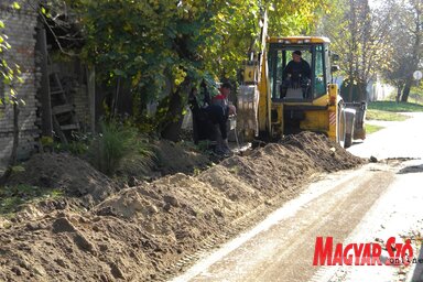 Topolyán megújul a vízhálózat: a hatos és a kilenc körgyűrűn, mintegy 5,5 kilométer hosszúságban jelenleg is folynak a munkálatok