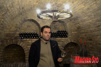 Hompot Miklós titkos álma, hogy pezsgőt készítsen egy rizling alapborból (Fotó: Molnár Edvárd)