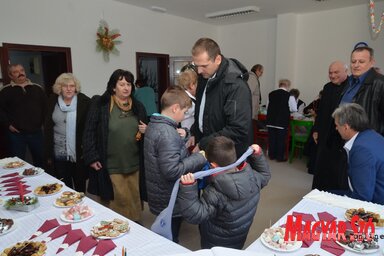 Számos érdeklődőt vonzott a székház nem formális átadása (Lakatos János felvétele)