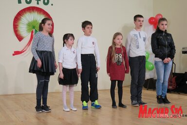 „Talpra magyar!” A maradéki színjátszóknak és nyelvművelőknek, a Branko Radičević Általános Iskola diákjainak előadása