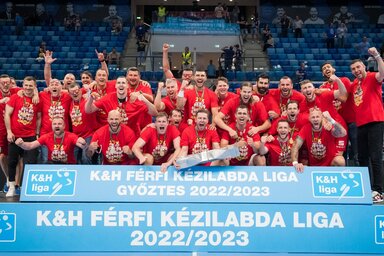 A Veszprém 2019 után bizonyult ismét a szezon legjobbjának, a bakonyiaknak ez 27. bajnoki aranyuk (Fotó: facebook.com/veszpremhandballteam)