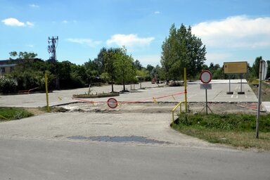 Lezárt bejárat – munkálatok folyamatban (Fotó: Benedek Miklós)