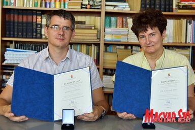 Kőrösi Gábor és dr. Katona Edit a Bonis Bona díjjal