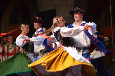 A lengyelországi együttes fergeteges tánca  (Fotó: Molnár Edvárd)