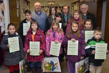 A díjazottak és a szervezők (balról) Ádám István, a TAKT elnöke, Faragó Orsolya, Papp B. Ferenc és Csorba Béla zsűritagok (Fotó: Ótos András)