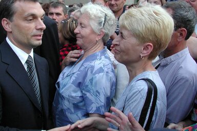 A miniszterelnök fogadtatása 2001-ben (Fotó: Ótos András)
