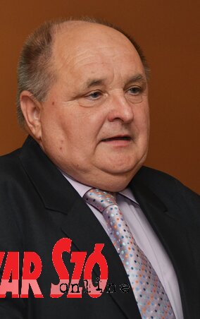 Valka Károly, a VMSZ kúlai körzeti szervezetének elnöke volt a házigazdánk  (Ótos András felvétele)