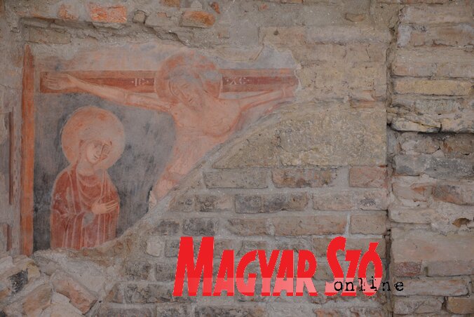 Az 1200-as évekből származó freskó az első alapokból került elő  (Fotó: Molnár Edvárd)