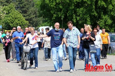 Nagy a bűz, kevés a tiltakozó (Fotó: Fekete J. József)