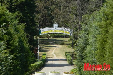 A park főbejárata (fotó: Fehér Rózsa)