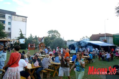 A fesztiválok elengedhetetlen része a jó rostonsült